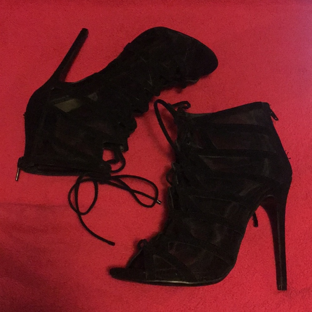 Steve Madden mesh lace up peep toe booties